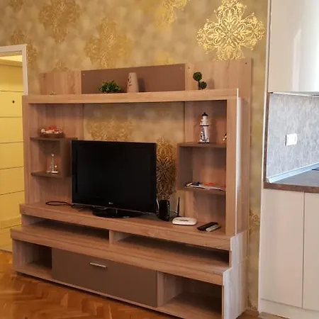 Plamen Delux Апартаменти *